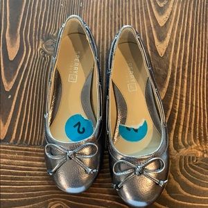 Girls Sperry flats